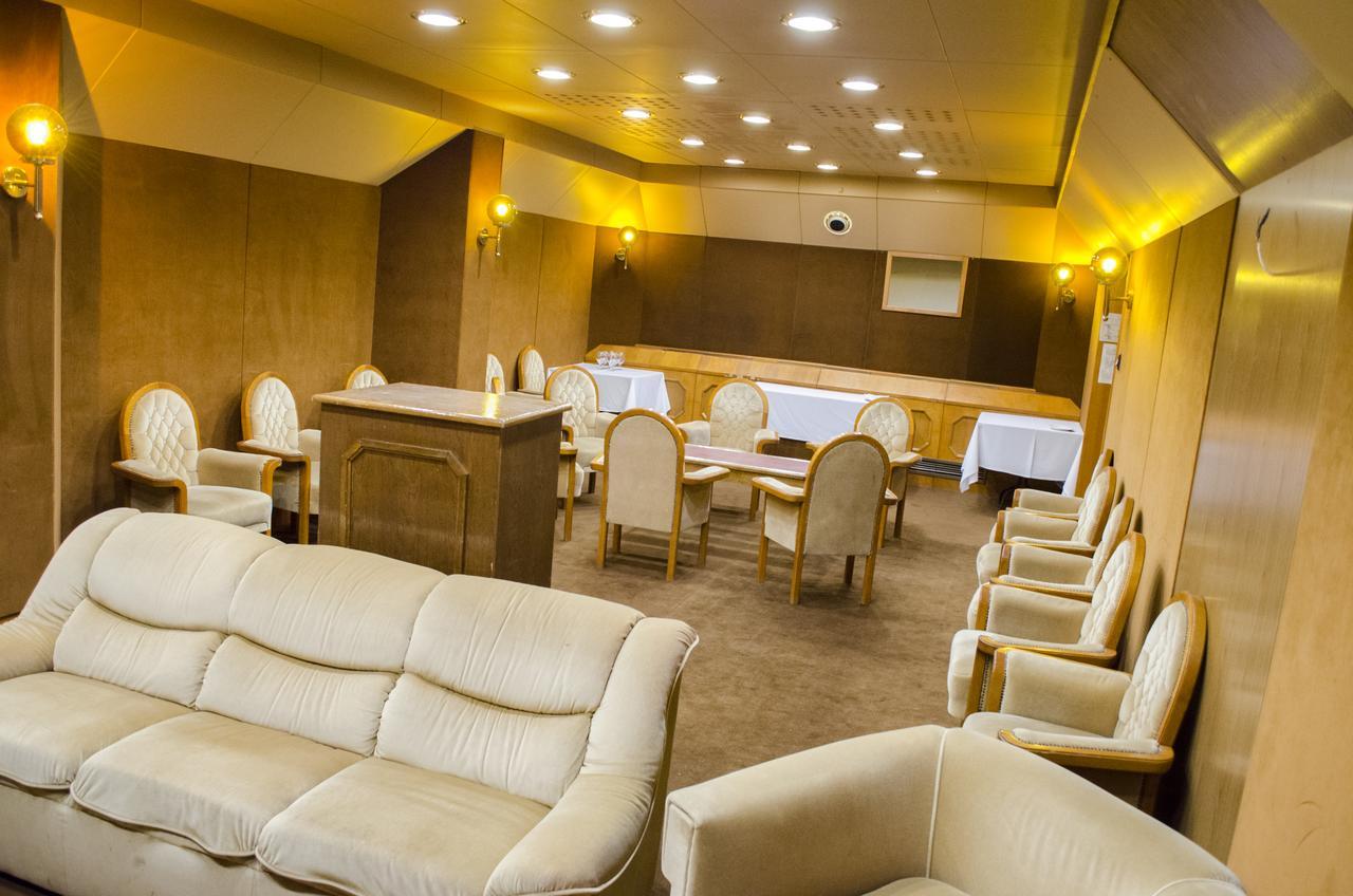Hotel Konferencia Дьєр Екстер'єр фото