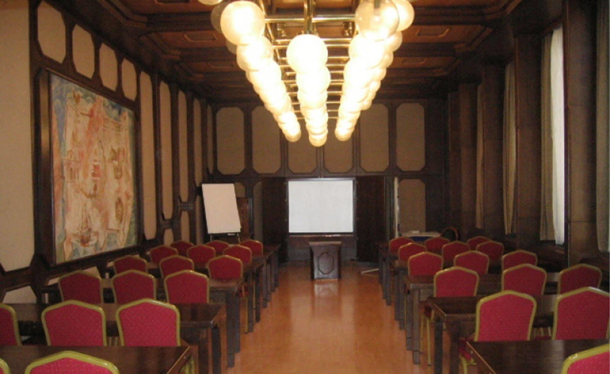 Hotel Konferencia Дьєр Екстер'єр фото