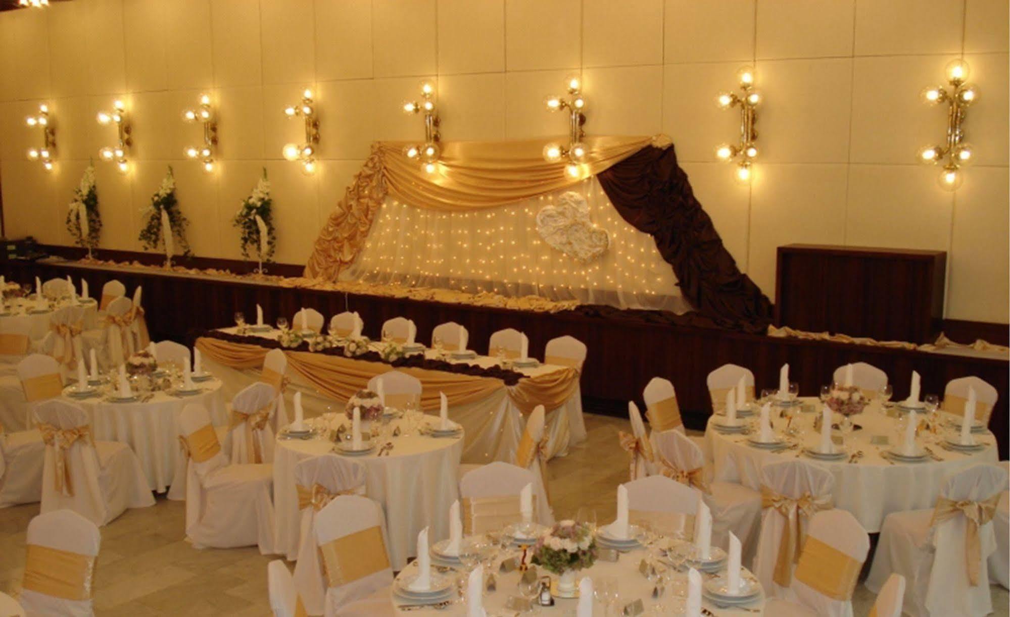 Hotel Konferencia Дьєр Екстер'єр фото