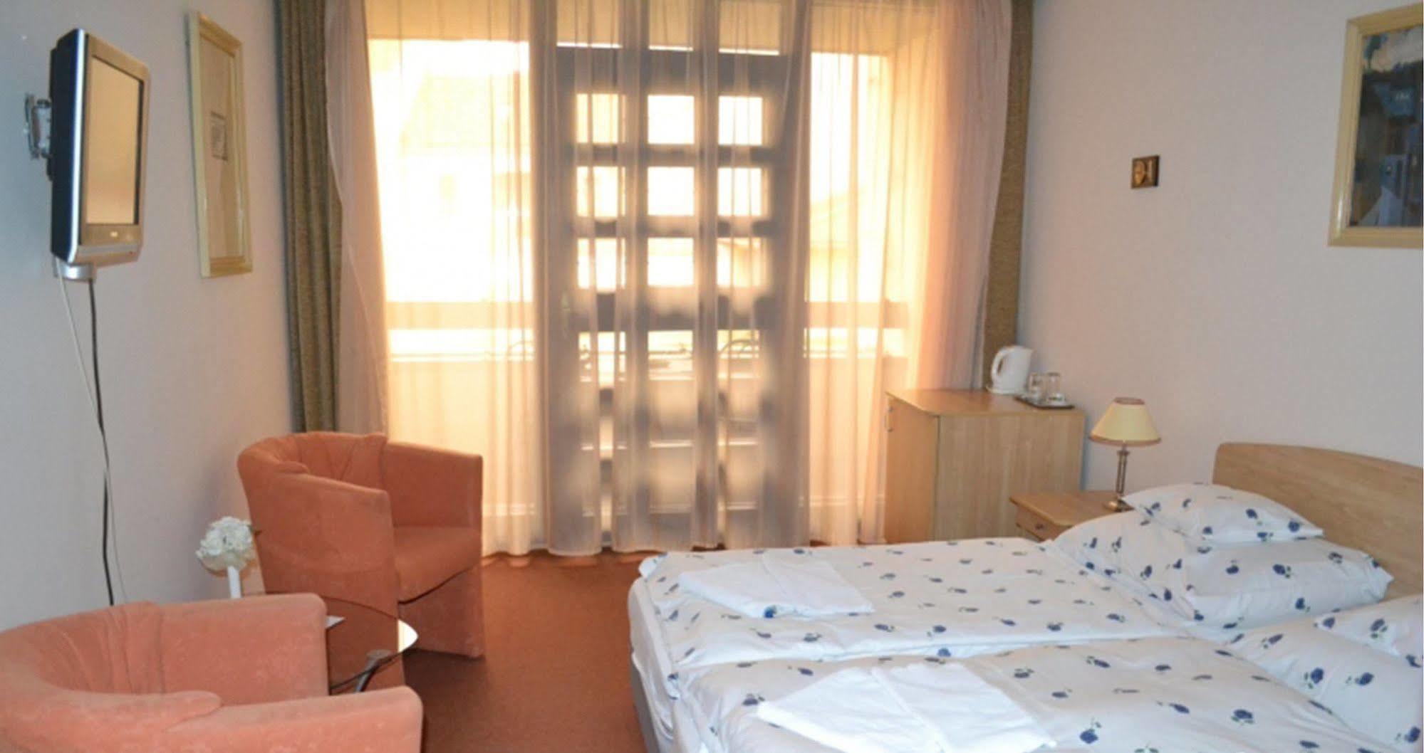 Hotel Konferencia Дьєр Екстер'єр фото